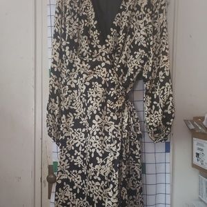 Donna Ricco black and gold wrap dress. Size 22W